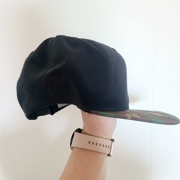 NWT Lids Yupoong 6Up Snapback Black and Camo Hat - One Size Adjustable - Picture 4 of 6